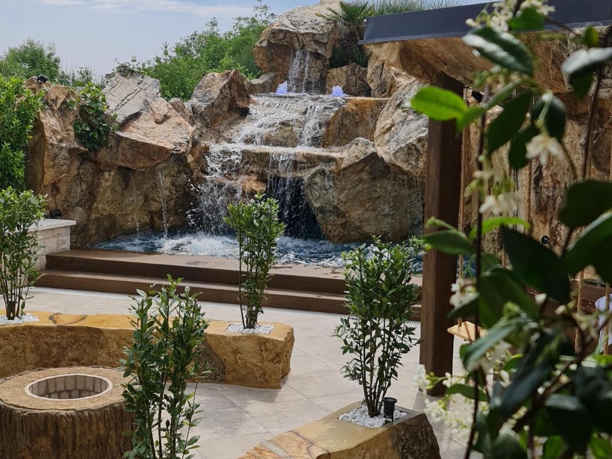 Ferienwohnung Montedreams Royal Budva Exterior foto