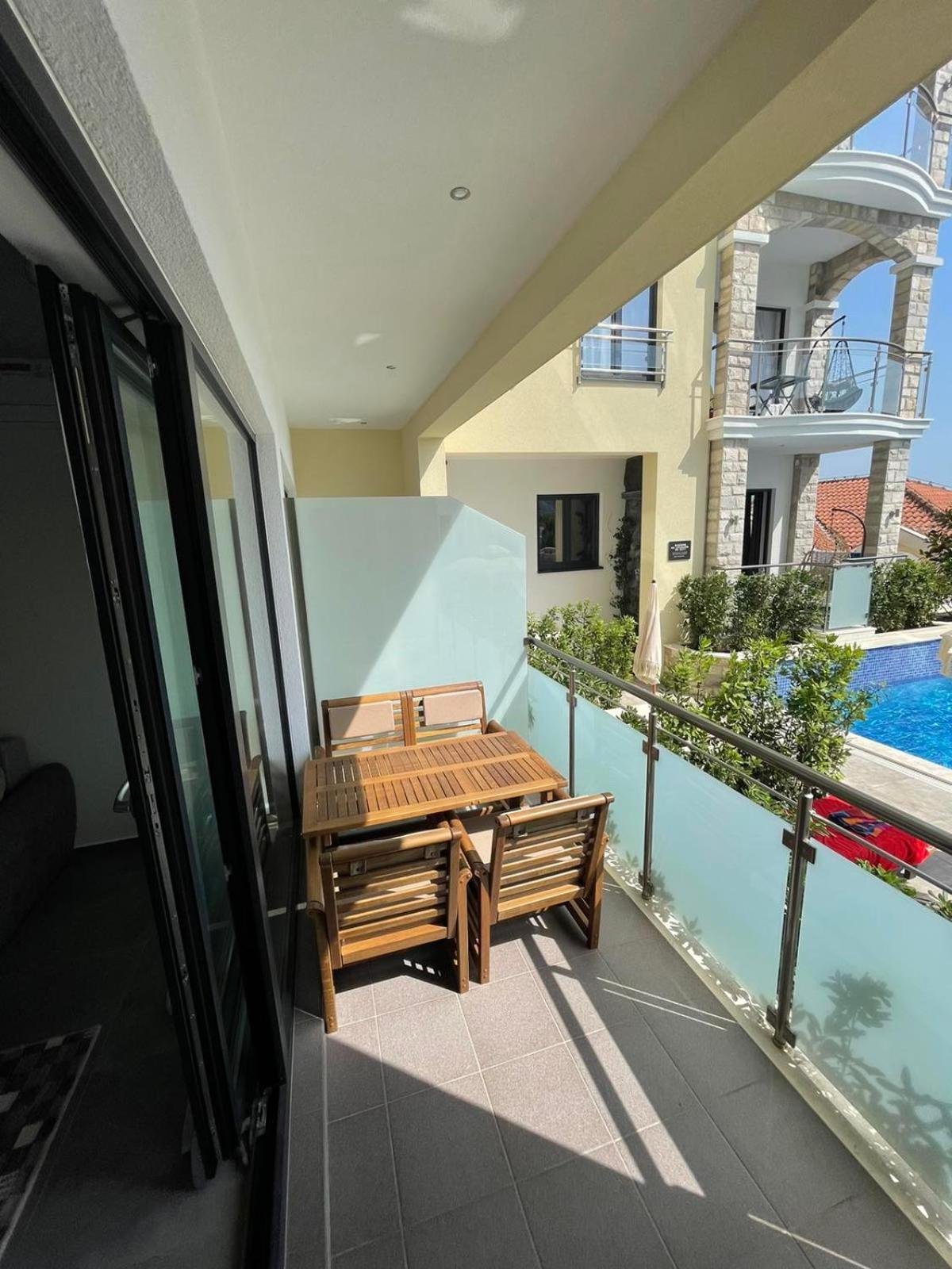 Ferienwohnung Montedreams Royal Budva Exterior foto